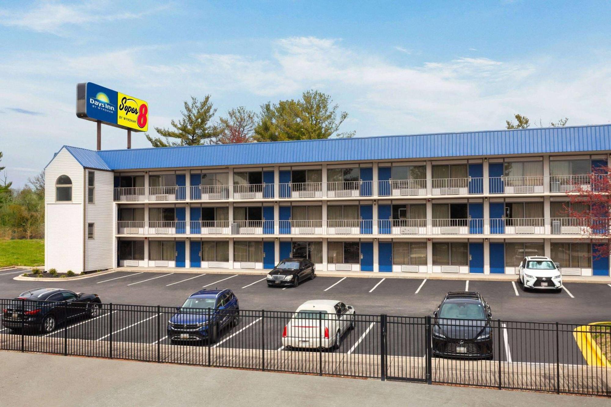 Days-Inn By Wyndham Baltimore Northwest Windsor Mill Exterior photo