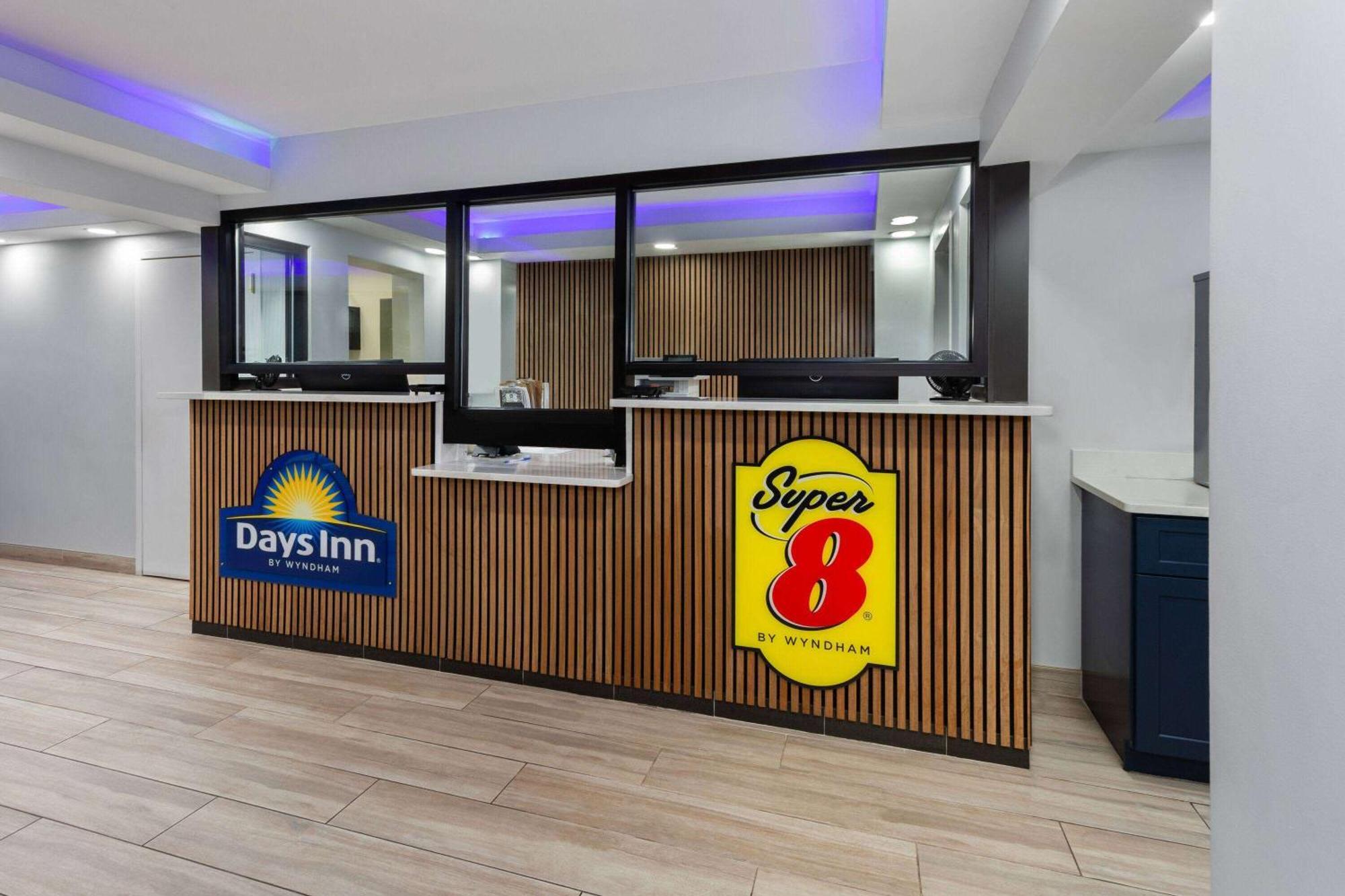 Days-Inn By Wyndham Baltimore Northwest Windsor Mill Exterior photo
