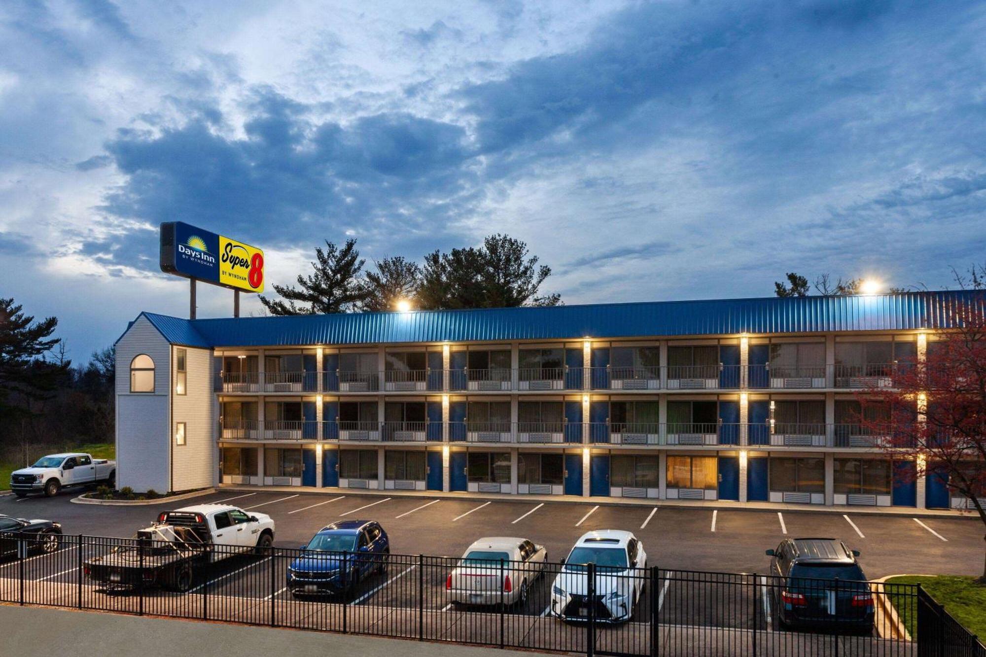 Days-Inn By Wyndham Baltimore Northwest Windsor Mill Exterior photo